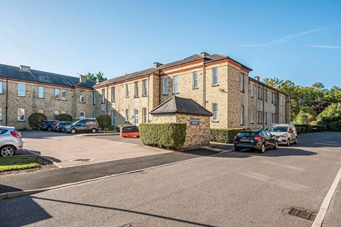 2 Bedroom Flat For Sale In Horton Crescent, Epsom, KT19