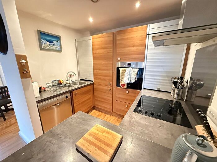 2 Bedroom Flat For Sale In Quebec Building, Bury Street, Salford, M3