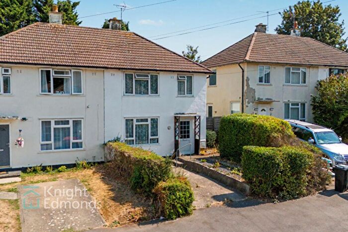 3 Bedroom Semi-Detached House For Sale In Middlesex Road, Maidstone, ME15