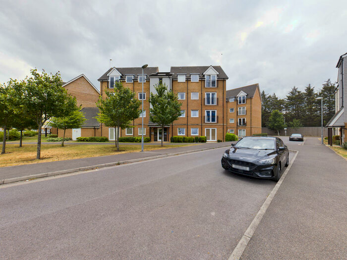 2 Bedroom Flat To Rent In Tudor Crescent, Cosham, Portsmouth, PO6