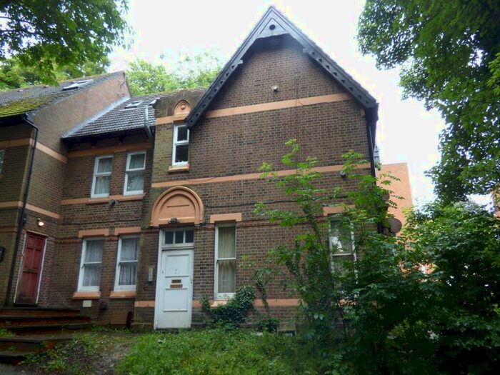 1 Bedroom Flat To Rent In Hyde House, Cresent Rise, Luton, LU2