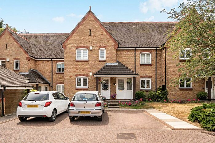 2 Bedroom Flat For Sale In Larken Close, Bushey, WD23
