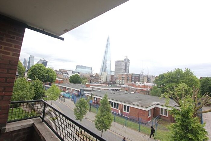 3 Bedroom Flat To Rent In Pattison House, Redcross Way, London, SE1