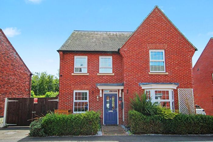 4 Bedroom Detached House For Sale In Potters Way, Swadlincote, DE12