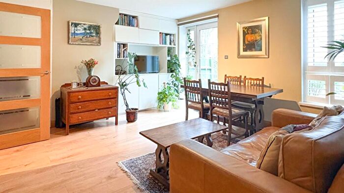 1 Bedroom Flat For Sale In Isle Of Dogs, E14