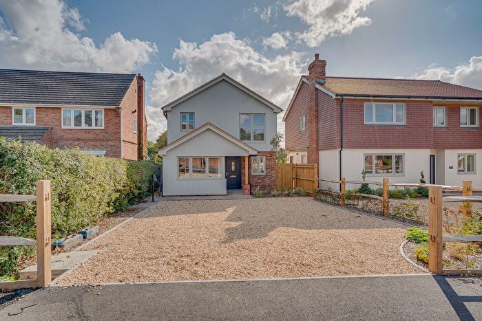3 Bedroom Detached House For Sale In Swanwick Lane, Southampton, SO31