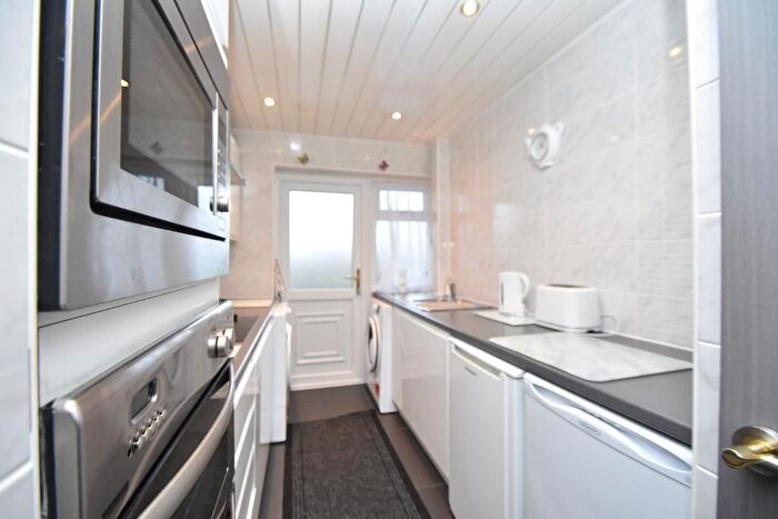 2 Bedroom Flat For Sale In Friarscroft, Kirkintilloch, Glasgow, G66