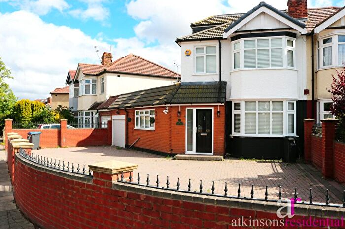 4 Bedroom Semi-Detached House For Sale In Fillebrook Avenue, Enfield, Middlesex, EN1