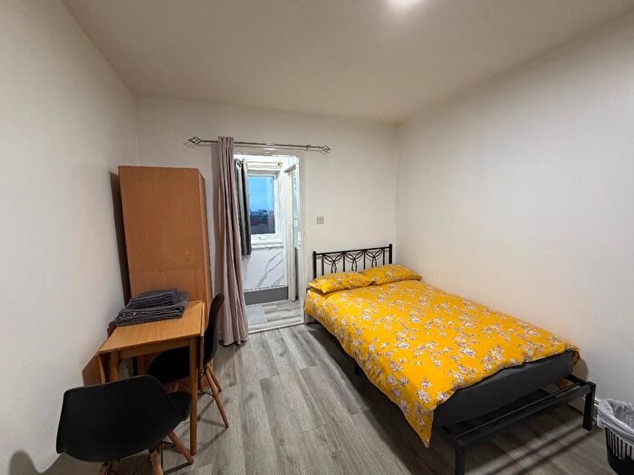 Studio To Rent In Mill Lane, London, NW6