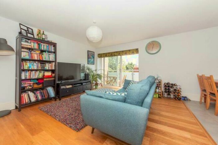2 Bedroom Penthouse To Rent In Trewsbury Road, Sydenham, SE26