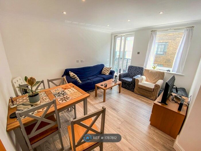 2 Bedroom Flat To Rent In Old Street, London, EC1V