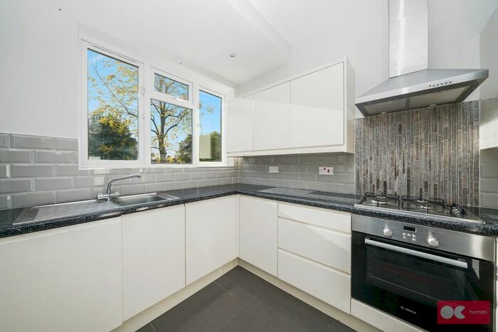 3 Bedroom End Of Terrace House To Rent In Hornchurch Road, Hornchurch, RM12