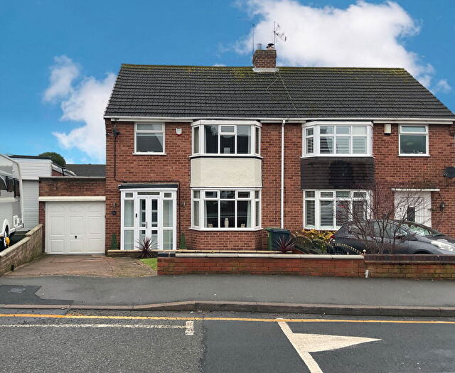 3 Bedroom Semi Detached House For Sale In Oak Park Road, Wordsley, Stourbridge, DY8