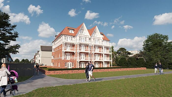 2 Bedroom Flat For Sale In West Cliff Gardens, Bournemouth, BH2
