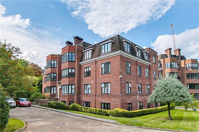 2 Bedroom Flat To Rent In Gonville House, Putney, SW15