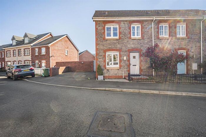 3 Bedroom End Of Terrace House For Sale In Heol Gruffydd, Pontypridd, CF37