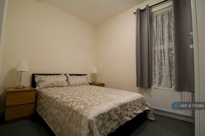 1 Bedroom Flat To Rent In At B Bowes Road, London, N11