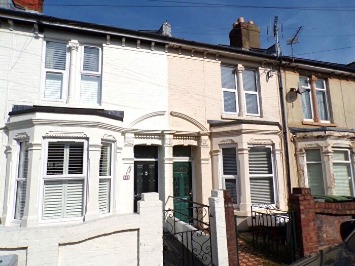 1 Bedroom Flat To Rent In New Road East, Portsmouth, Hampshire, PO2
