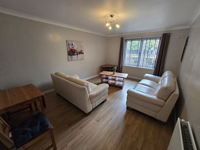 2 Bedroom Flat To Rent In Flat, Cedar Court, Ashgrove Road, Aberdeen, AB25