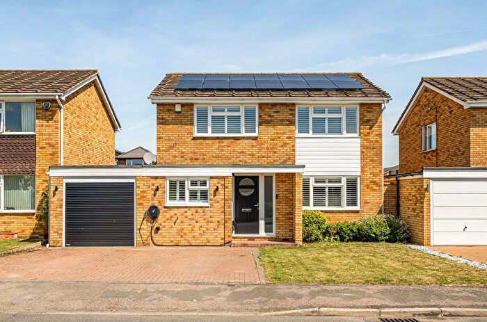4 Bedroom Detached House For Sale In Masefield Avenue, Eaton Ford, PE19