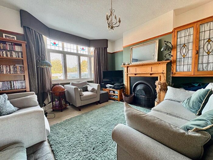 3 Bedroom Terraced House For Sale In The Drive, Phippsville, Northampton, NN1