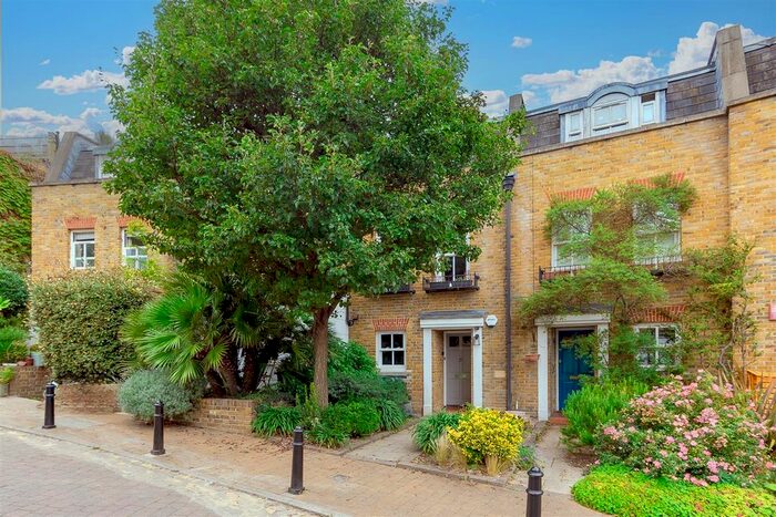 3 Bedroom Property To Rent In Byron Mews, London, NW3