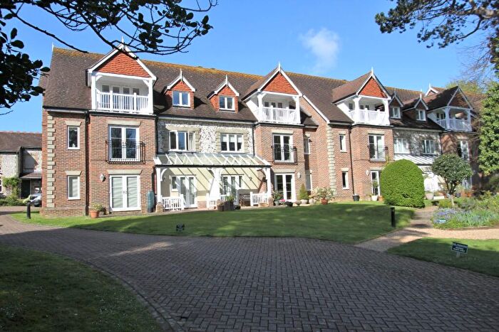 2 Bedroom Apartment For Sale In Meads Road, Eastbourne, BN20