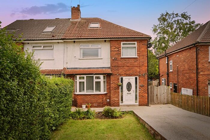 3 Bedroom Semi-Detached House For Sale In Talbot Road, Leeds, LS8