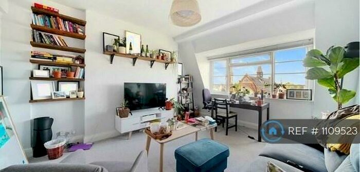 2 Bedroom Flat To Rent In Mundania Court, London, SE22