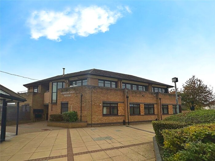 2 Bedroom Flat For Sale In Hurricane Way, Woodley, Reading, RG5