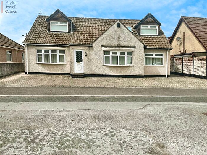 4 Bedroom Detached House For Sale In Hawthorn Drive, South Cornelly, Bridgend County., CF33