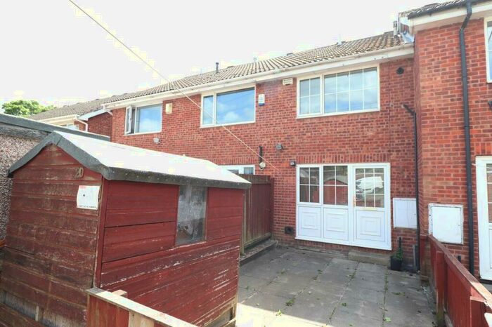 2 Bedroom House To Rent In Warrels Court, Leeds, West Yorkshire, Uk, LS13
