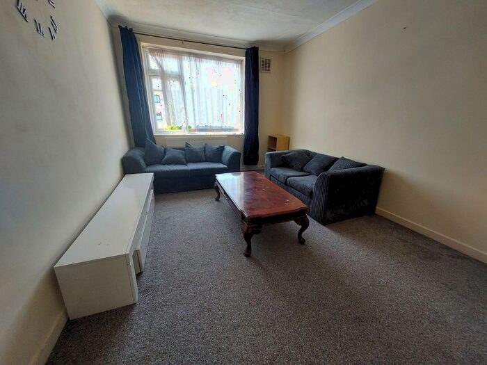 2 Bedroom Flat To Rent In Hambledon Road, Waterlooville, PO7