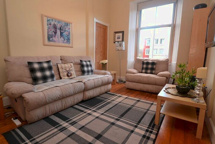2 Bedroom Flat To Rent In Dean Park Street, Edinburgh, EH4