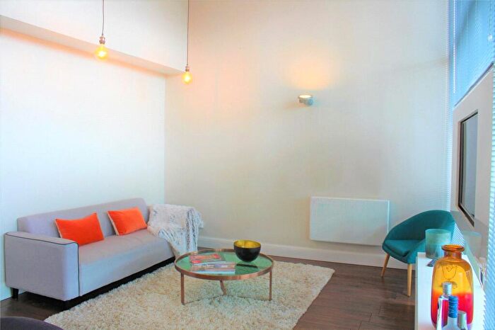 2 Bedroom Apartment To Rent In City Road, Old Street, London, EC1V