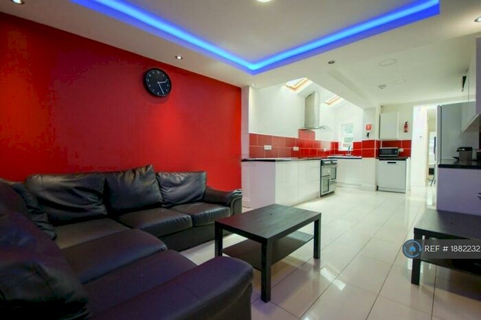 8 Bedroom Terraced House To Rent In Dawlish Road, Birmingham, B29