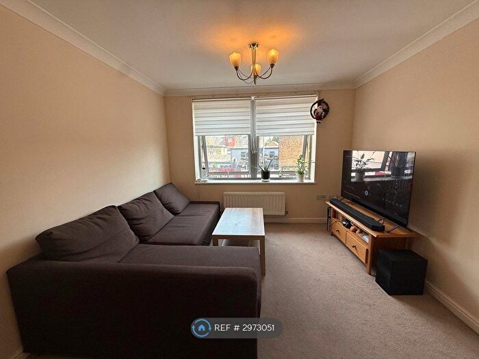 1 Bedroom Flat To Rent In Salisbury House, Watford, WD18