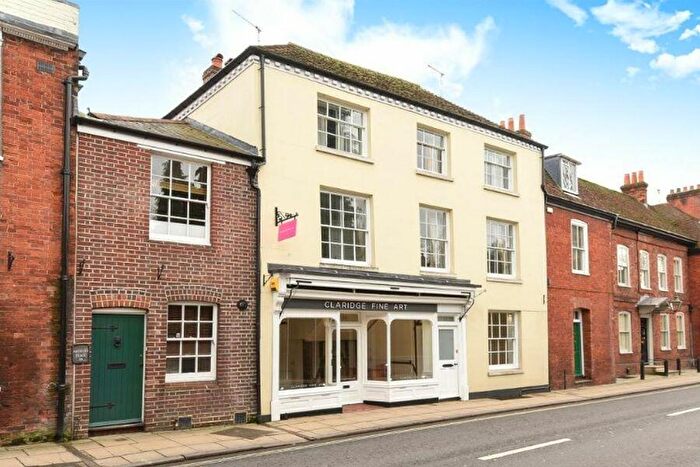 3 Bedroom Apartment To Rent In Central Winchester, SO23