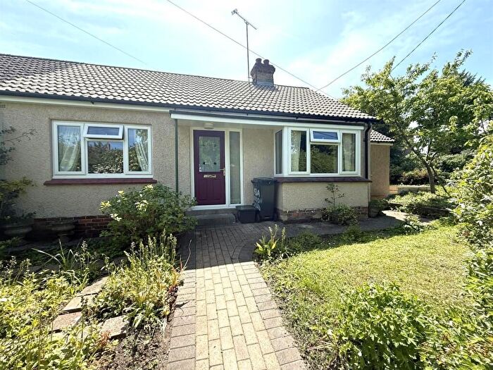 2 Bedroom Bungalow For Sale In London Road, Chippenham, SN15
