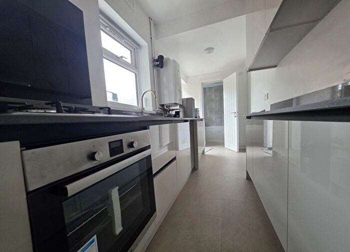 3 Bedroom Property To Rent In Station Road, Walsall, WS4