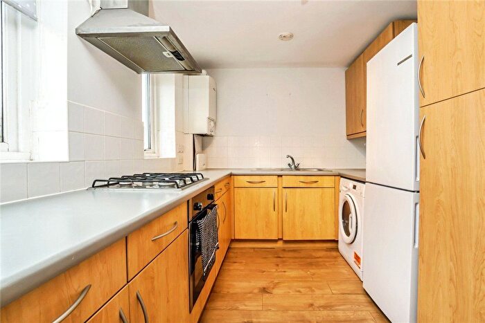 1 Bedroom Flat For Sale In St. Andrews Road, Croydon, CR0