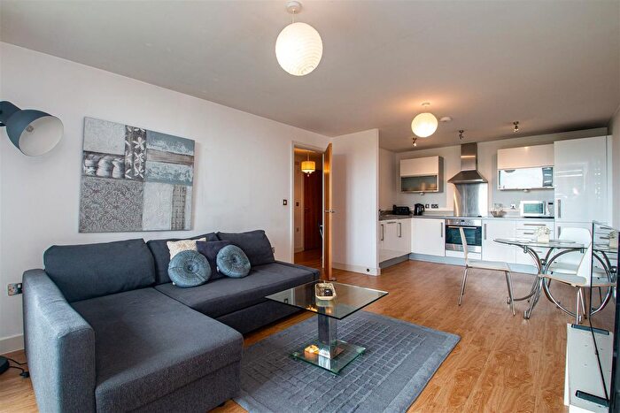 2 Bedroom Flat To Rent In Merrivale Mews, Milton Keynes, MK9
