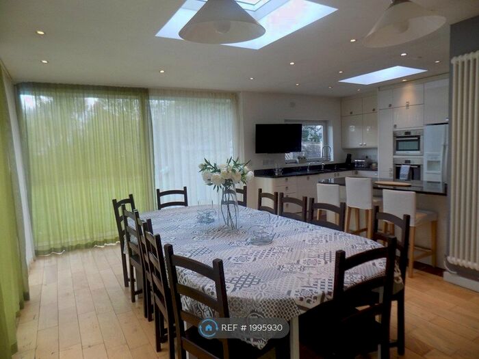 4 Bedroom Semi-Detached House To Rent In Pantbach Road, Cardiff, CF14