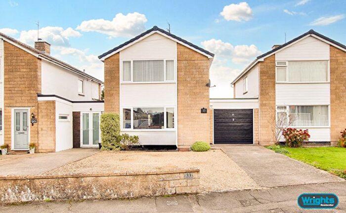 3 Bedroom Detached House For Sale In Kingsdown Road, Trowbridge, BA14