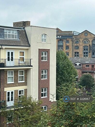 2 Bedroom Maisonette To Rent In Riverside Mansions, London, E1W