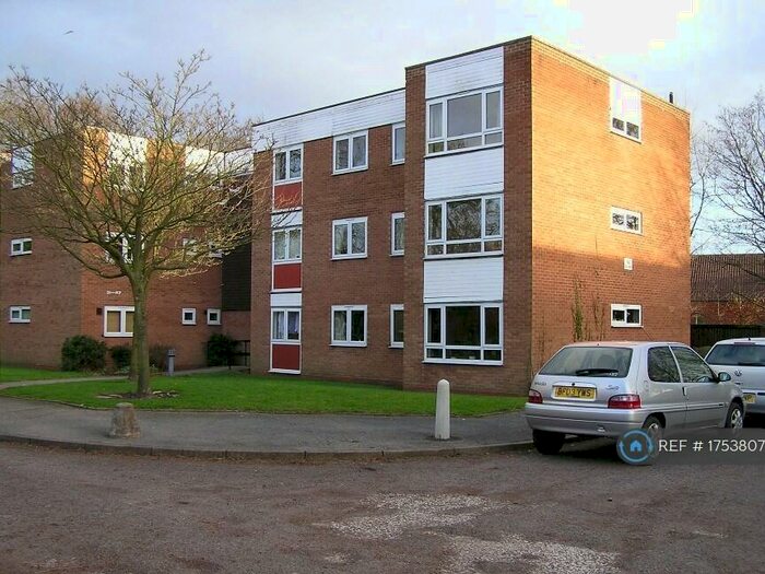 3 Bedroom Flat To Rent In Off Bishopton Close, Solihull, B90