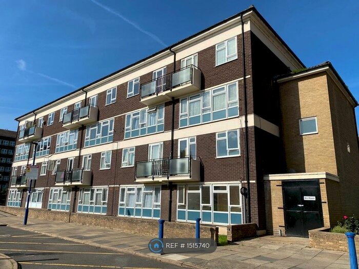 3 Bedroom Maisonette To Rent In Trellis Square, London, E3
