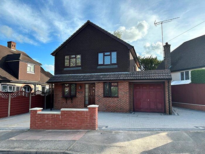 4 Bedroom Detached House To Rent In Courtfield Rise, West Wickham, BR4