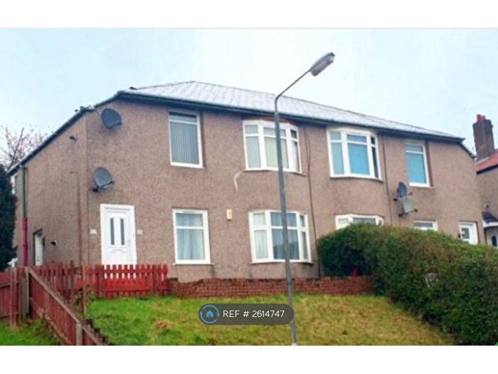 3 Bedroom Flat To Rent In Kingsbridge Crescent, Glasgow, G44