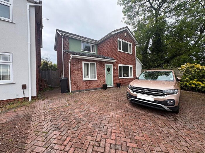 3 Bedroom Detached House For Sale In Park Rise, Leicester, LE3